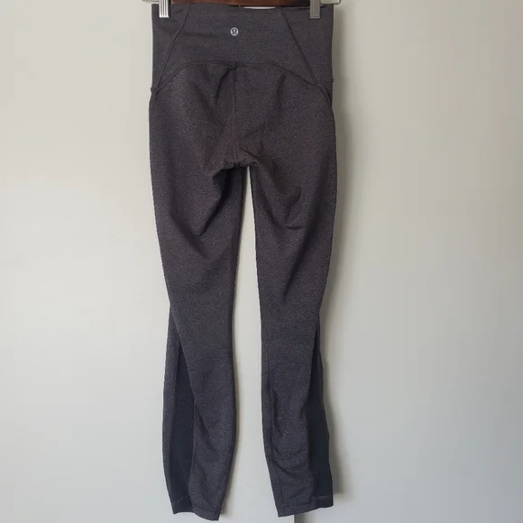 Lululemon TrainTimes 7/8 25" leggings, size 4 - Picture 8 of 12
